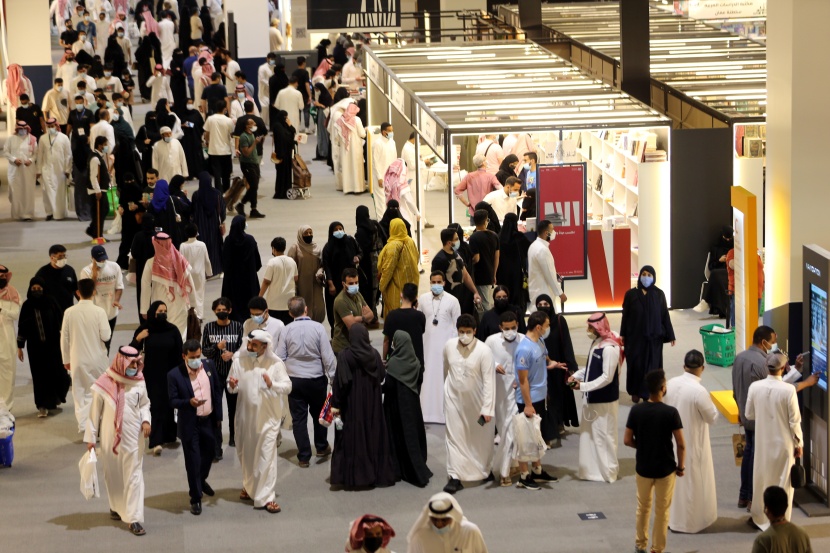 معرض الرياض الدولي للكتاب يواصل فعاليته