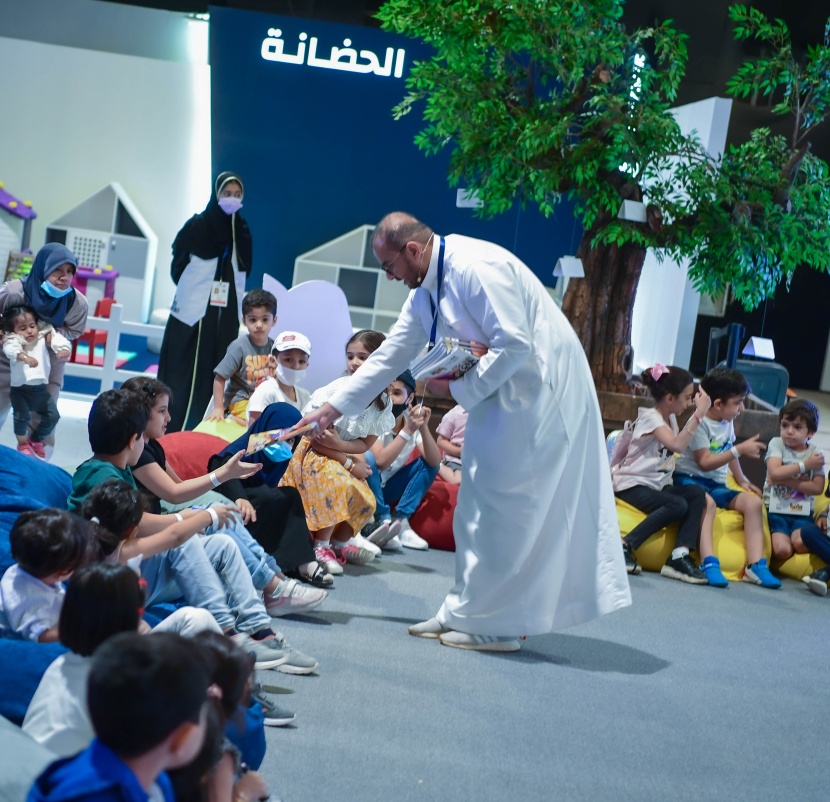   إقبال الزوار على معرض الرياض الدولي للكتاب يتواصل لليوم للثالث