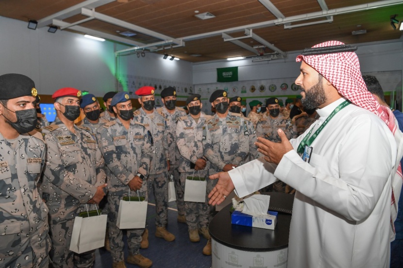 نائب رئيس الحرس الملكي يفتتح المعرض التوعوي لمكافحة المخدرات بشعار "دارنا بلا مخدرات"