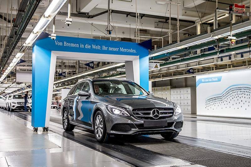 بسبب نقص الرقائق.. "بنز" تبيع سيارات بتجهيزات مخفضة