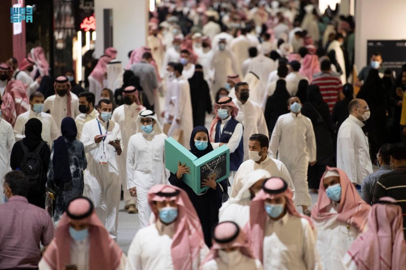 الكاتب اليحيا: أنا ساعي بريد ولا أجد نفسي إلا عندما أكون وحيدا