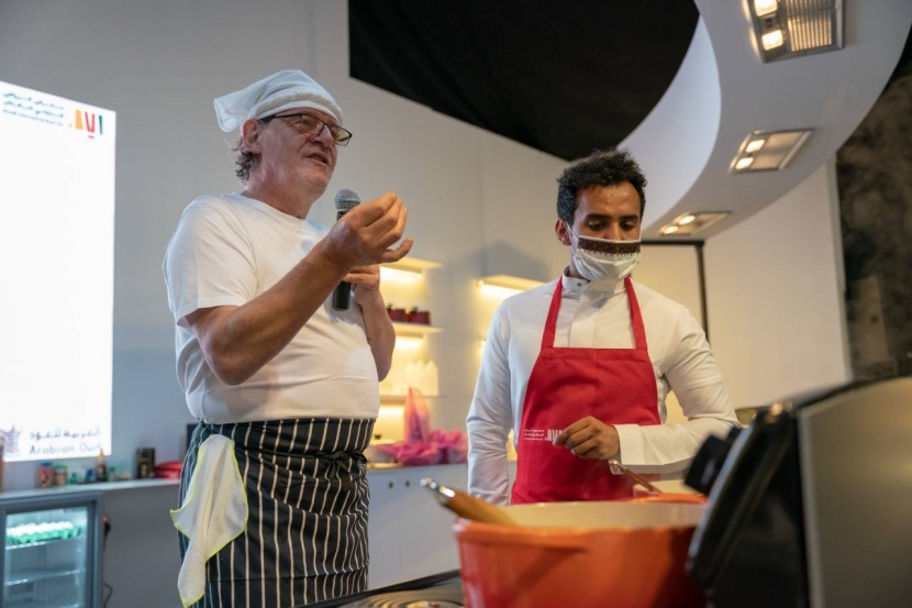 الشيف وايت: السعوديون شغوفون بالأطباق العالمية