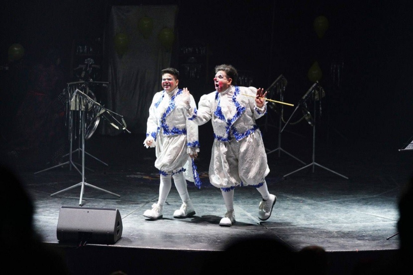 سيرك «ونتر وندرلاند» يشعل حماس الجمهور بعروضه البهلوانية المثيرة