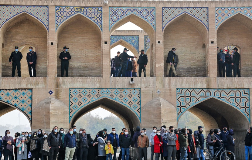 آلاف الإيرانيين يتظاهرون في أصفهان احتجاجا على شح المياه