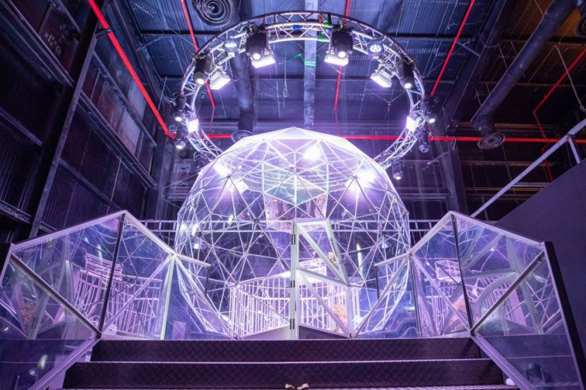 «الكريستال».. لعبة تنافسية تجذب 600 زائر يوميا