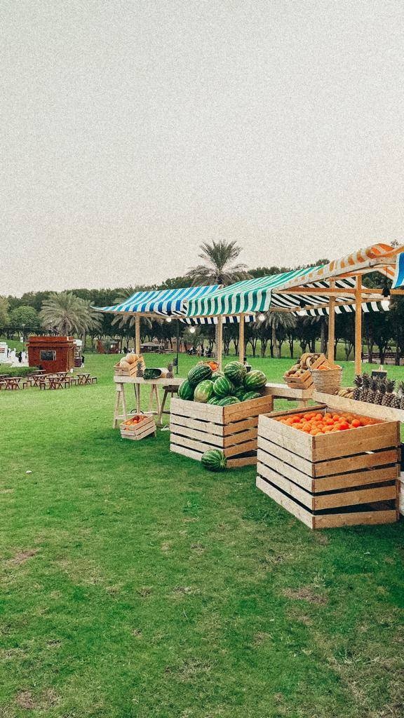 «شجرة السلام» تجمع المزارعين في سوق واحدة لعرض منتجاتهم