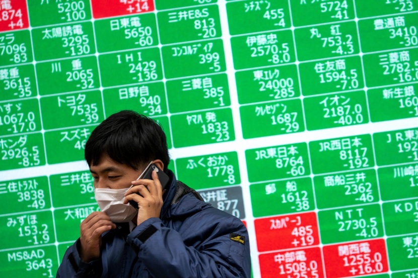 مؤشر "نيكي" يخسر 3% بفعل المخاوف من النسخة المتحورة الجديدة لكورونا