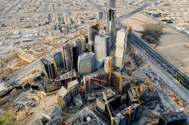 الاستثمار الأجنبي المباشر إلى السعودية يقفز 1574% بسبب صفقة بيع حصة في تابعة لـ"أرامكو"