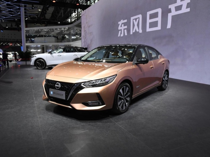 نيسان تعتزم استثمار 18 مليار دولار لتسريع التحول لإنتاج السيارات الكهربائية 