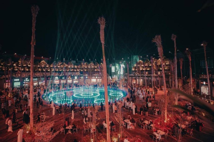 عروض الضوء والليزر تبهر زوار «بوليفارد» .. والنافورة الراقصة قصة من الخيال