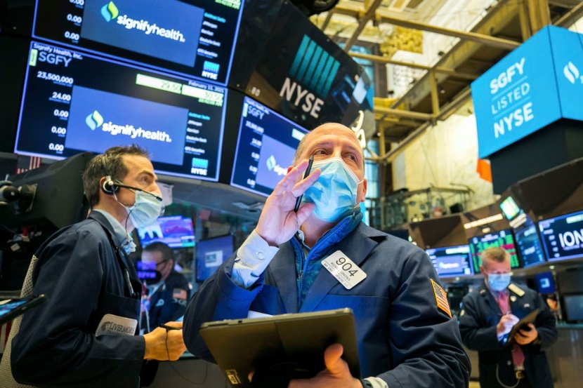 "مودرنا" تقود أسهم شركات تصنيع اللقاحات إلى التراجع