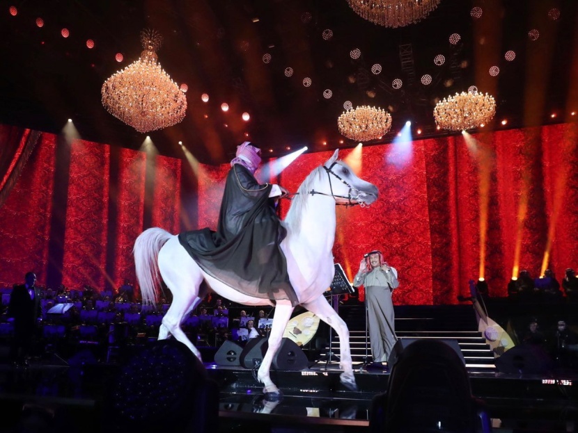 محمد عبده.. ضوء وضياء "ليلة المعازيم" في موسم الرياض 2021