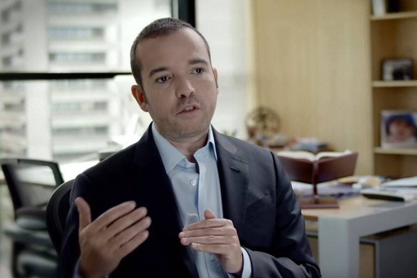 أنطونيو موغيكا: لا أستمتع بالمعركة ضد فوكس نيوز