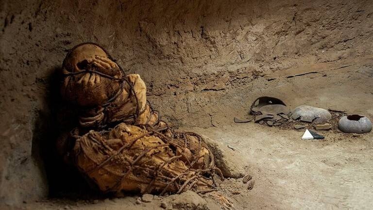 البيرو: مومياء غريبة مقيدة تحير العلماء