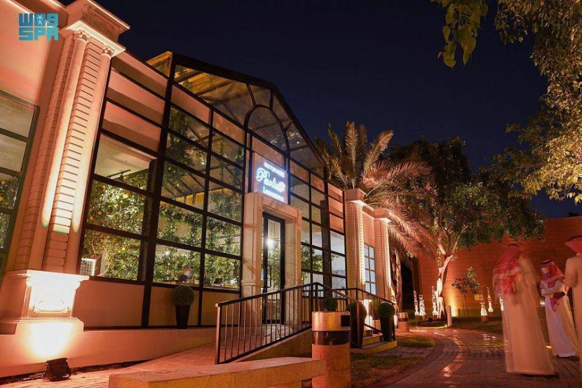 «مطاعم المربع» .. صناعة عالمية لأفضل المذاقات