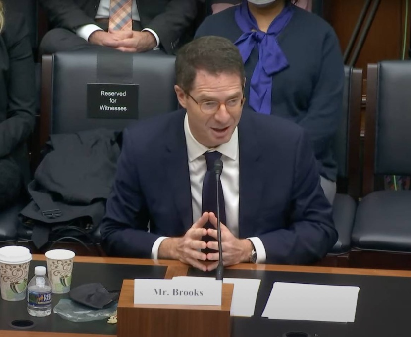 العملات المشفرة .. عندما يسقط الكبار يسقط الجميع خلفهم