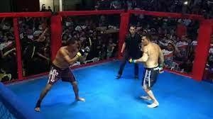 البرازيل .. حلبة مصارعة تنهي خلاف رئيس بلدية مع أحد معارضيه