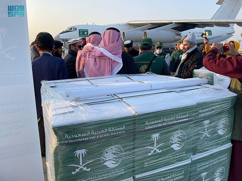 وصول طائرتين إغاثيتين تمثلان أولى طلائع الجسر الجوي الإغاثي السعودي لدعم الشعب الأفغاني