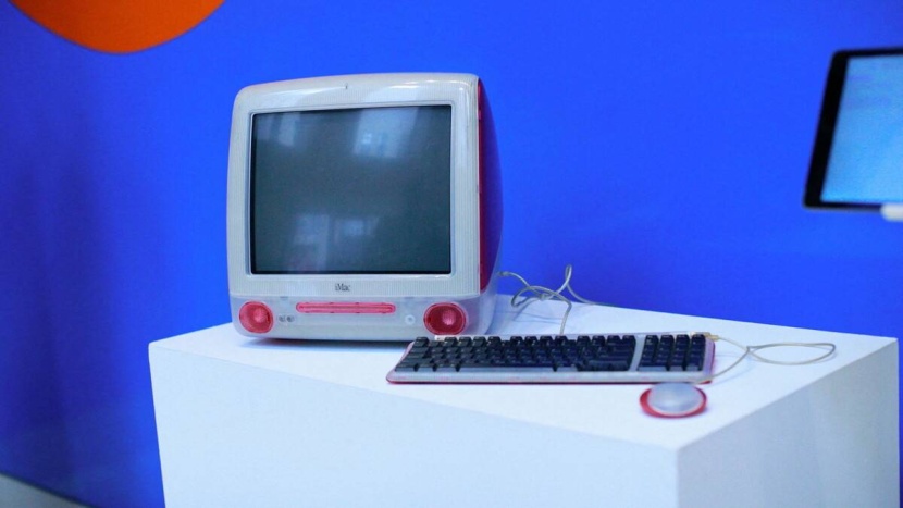 بيع كمبيوتر مؤسس «ويكيبيديا» بمليون دولار