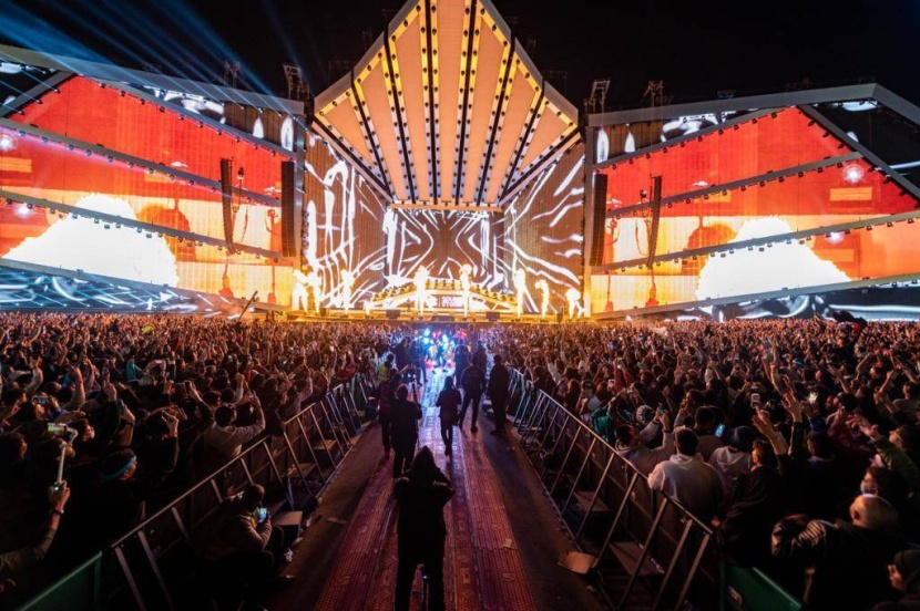 «مدل بيست» في يومه الثاني .. عروض مبهرة بتقنيات حديثة