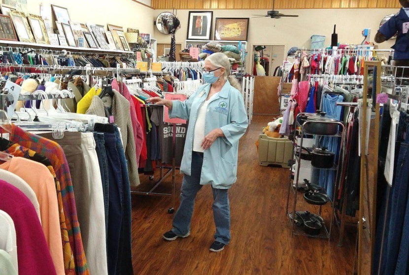 سوق مزدهرة للملابس المستعملة عبر الإنترنت .. نشأت لتبقى