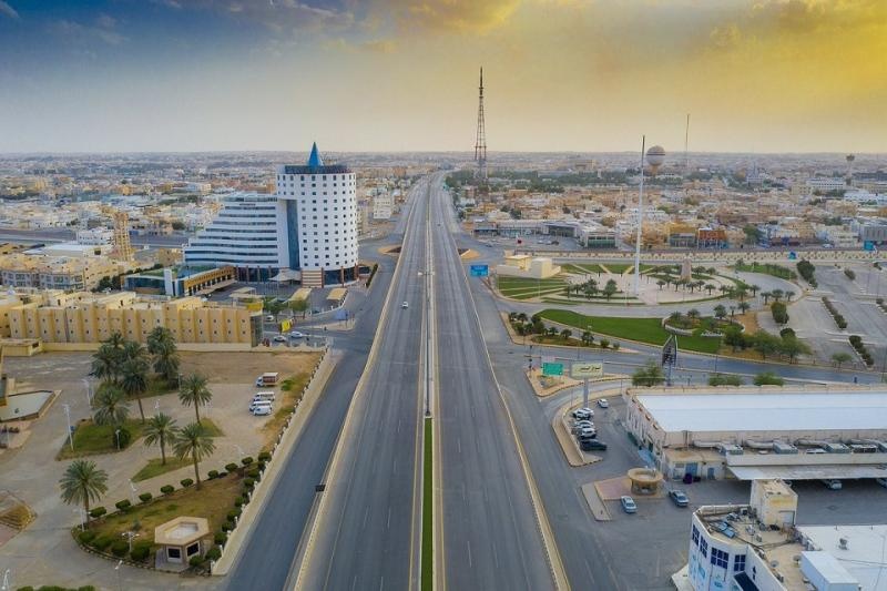 أمانة القصيم توقع عقدا لإنشاء حلبة سيارات ودراجات نارية في بريدة