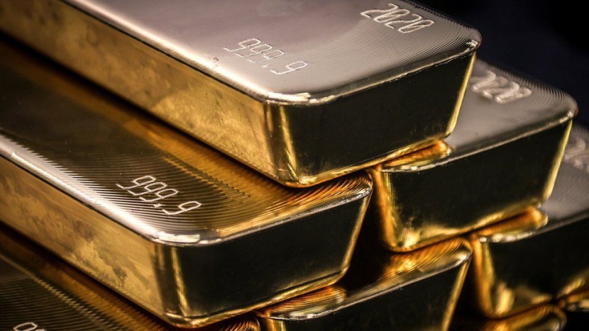 الذهب يتجاوز 1800 دولار ويتجه لتسجيل ثاني مكسب أسبوعي على التوالي