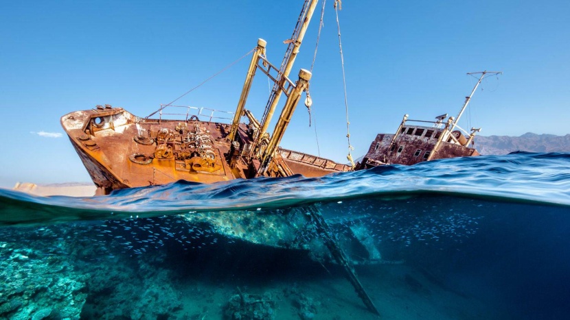 باخرة شحن يونانية تتحول إلى معلم سياحي في تبوك