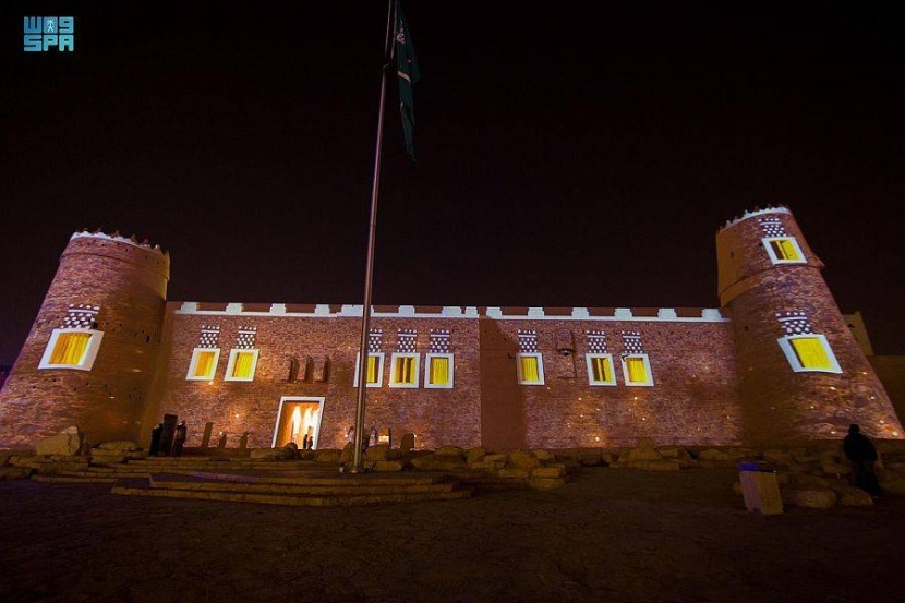 «المصمك»  في «نبض الرياض» يعيد مرتاديه إلى أجواء المدن القديمة