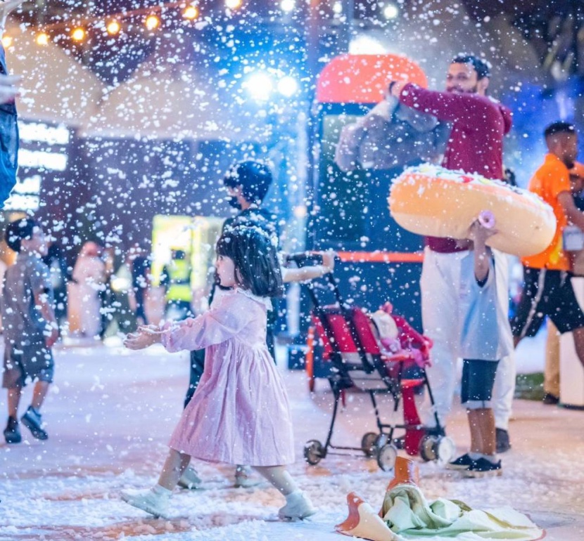 «قبة الثلج» .. ألعاب متنوعة للكبار والصغار