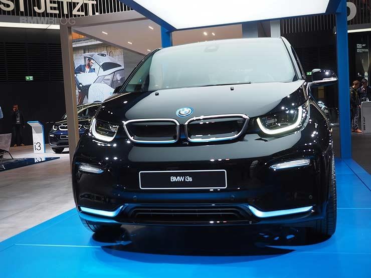 "بي إم دبليو" تعلن بيع سيارتها الكهربائية المليون 