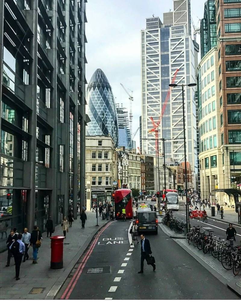 الاتحاد الأوروبي ضد حي المال في لندن .. عام على الانفصال