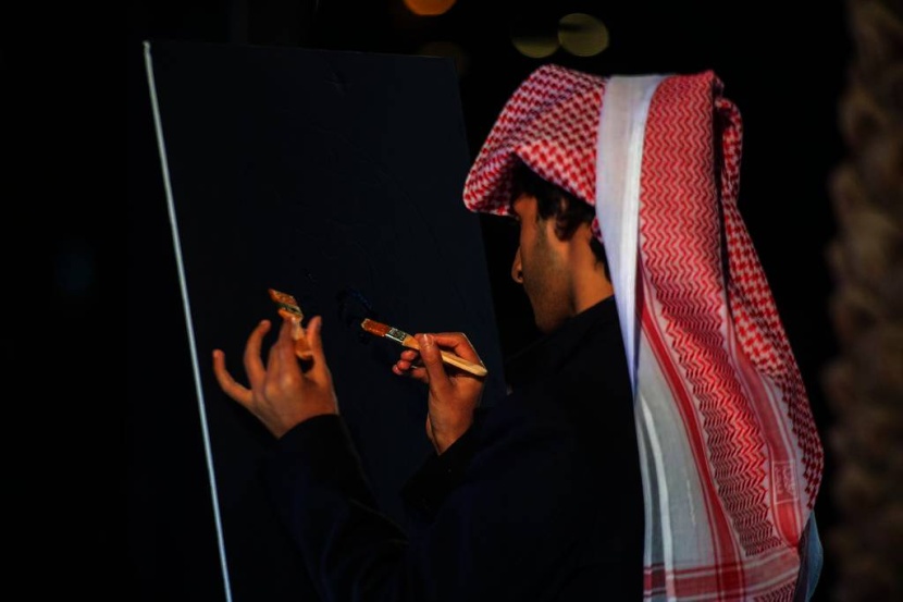 سعوديون يستثمرون مواهبهم الحرفية والفنية في موسم الرياض