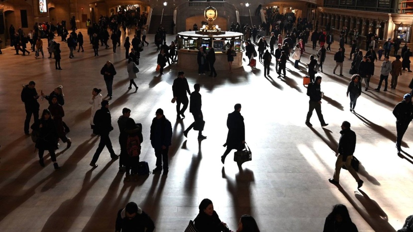 في أمريكا.. مناهضة للعمل تزدهر وملايين يتركون وظائفهم