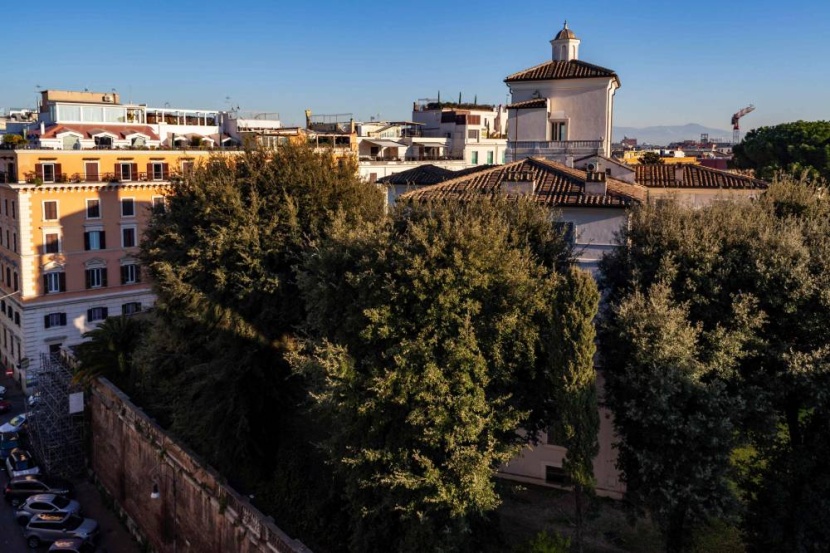 «مزاد القرن» على قصر يثير ضجة في إيطاليا