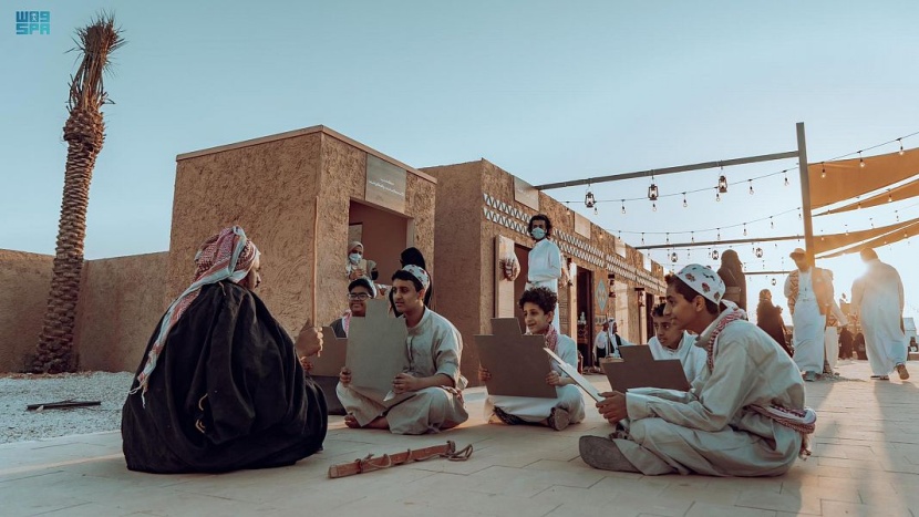 بعد إعادتها أنماط العيش القديم .. "قرية زمان" تغادر موسم الرياض