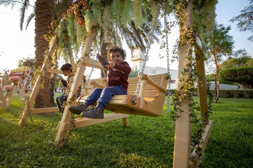 ألعاب حركية لتنمية قدرات الصغار على التفكير في «شجرة السلام»