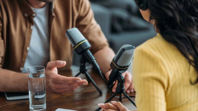 طفرة الإعلام المسموع تتجه إلى «البودكاست» .. و20 % من المستمعين يقضون ساعة واحدة يوميا