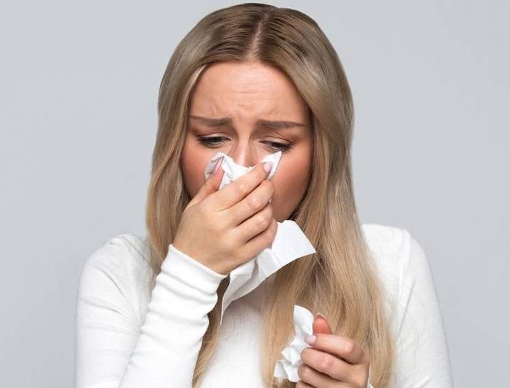 طبيب روسي يحذر من خطورة سيلان الأنف بسبب "أوميكرون"