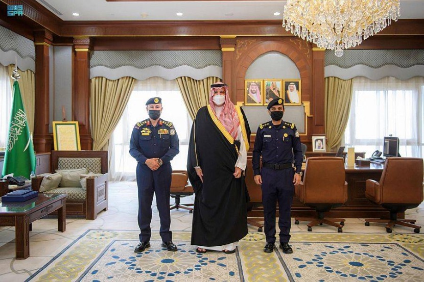 أمير المدينة المنورة يطلع على التقرير السنوي للقوة الخاصة في العلا