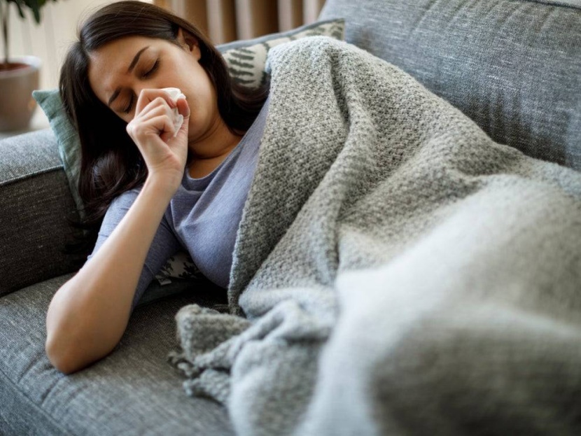 كوفيد طويل الأمد .. لماذا تستمر الأعراض أشهرا بعد الإصابة؟