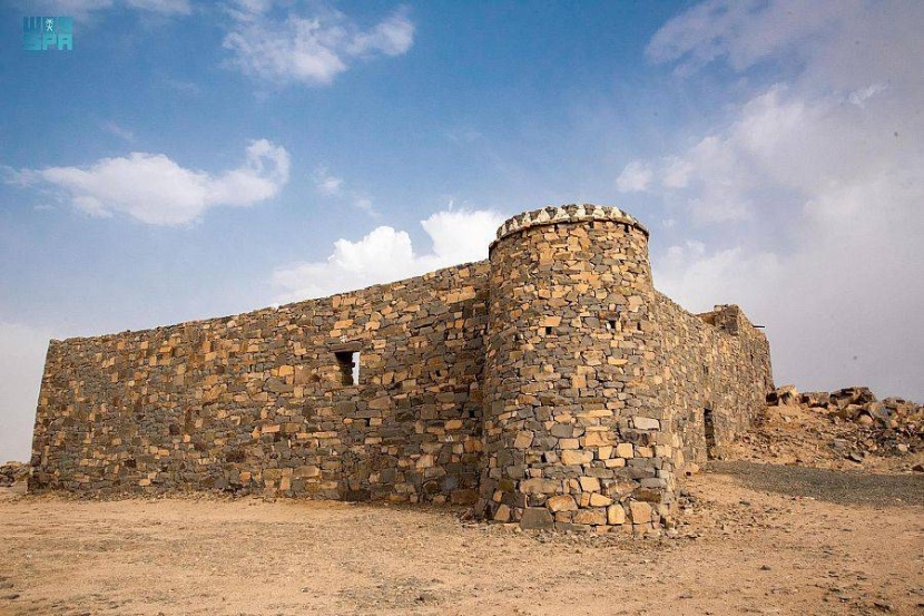 قلعة العرفاء .. رمز الحضارة والتراث