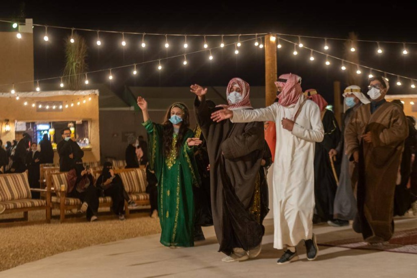 مسرح قرية زمان .. استحضار للأهازيج والأمثال الشعبية