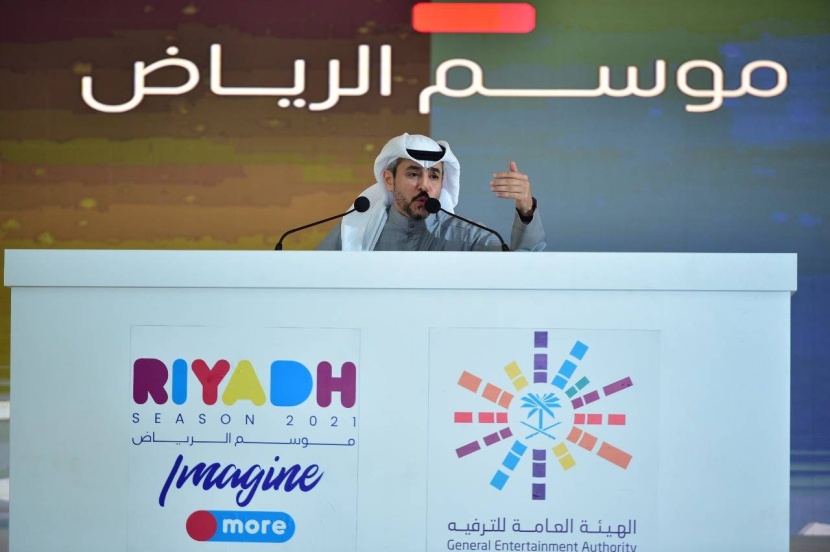 أمسية شعرية ثالثة تشعل حماس زوار الموسم