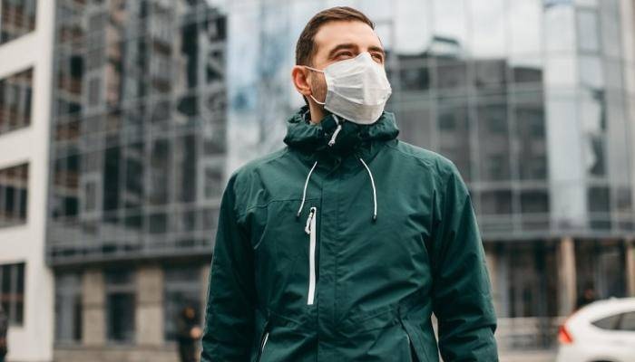 إيطاليا تلغي ارتداء الكمامات في الأماكن المفتوحة