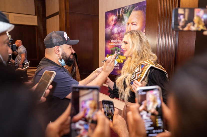 نجوم عرض"ELIMINATION CHAMBER" يتهيؤون للنزالات تحت قبة "جدة سوبر دوم" العالمية