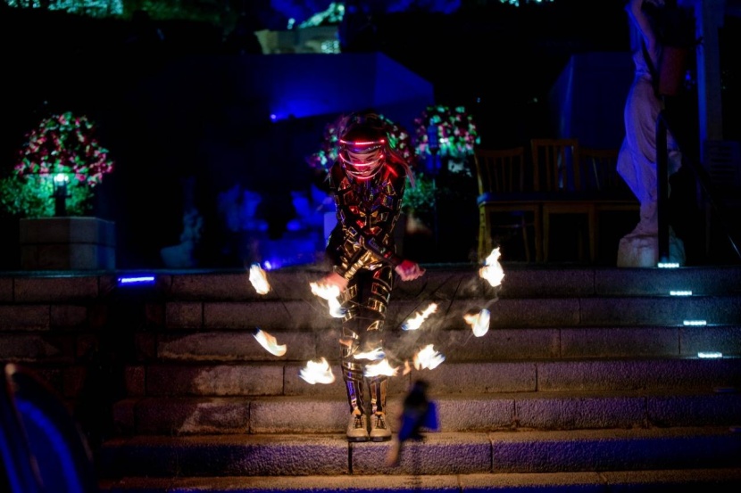 "ذا جروفز" .. عروض فنية وسط الطبيعة