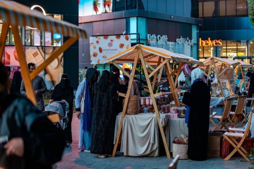 سوق الأحد في «البوليفارد» .. فرص للتجار الشباب