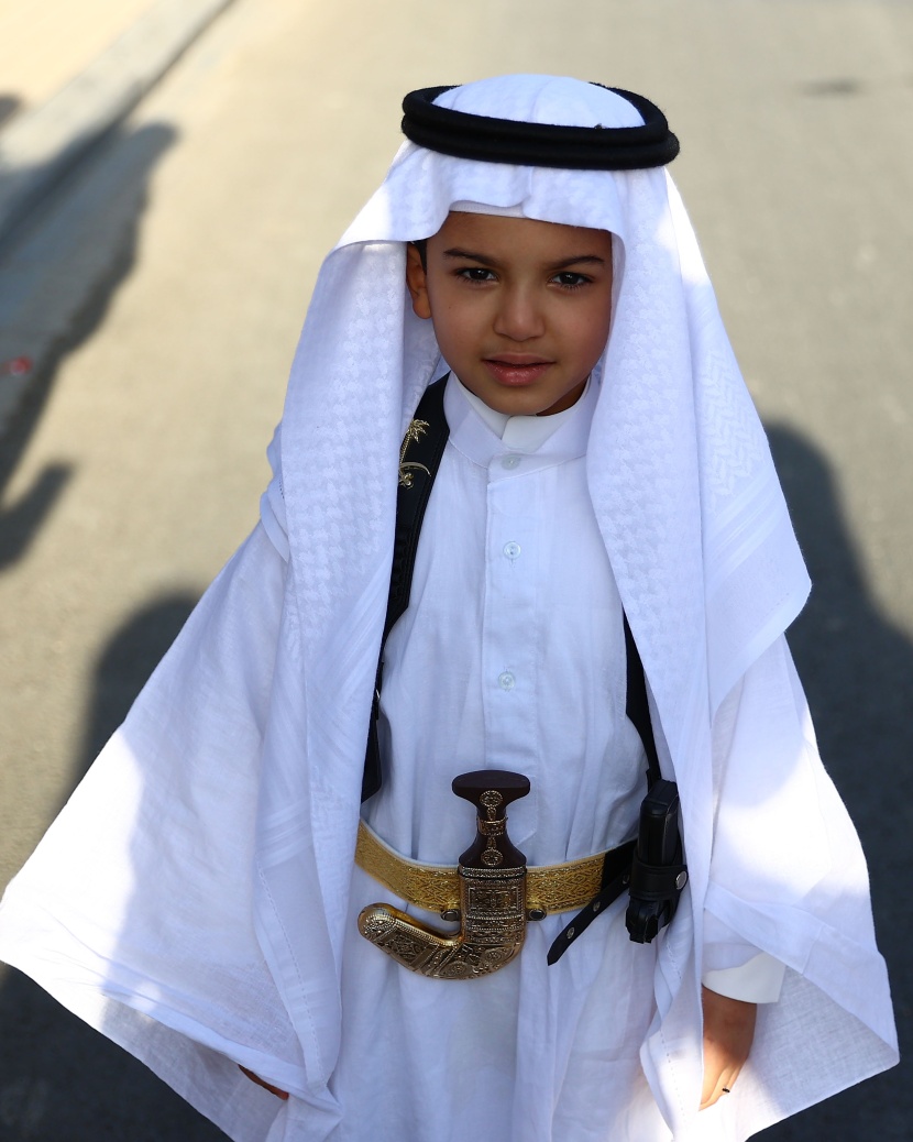 أطفال يحتفلون بيوم التأسيس