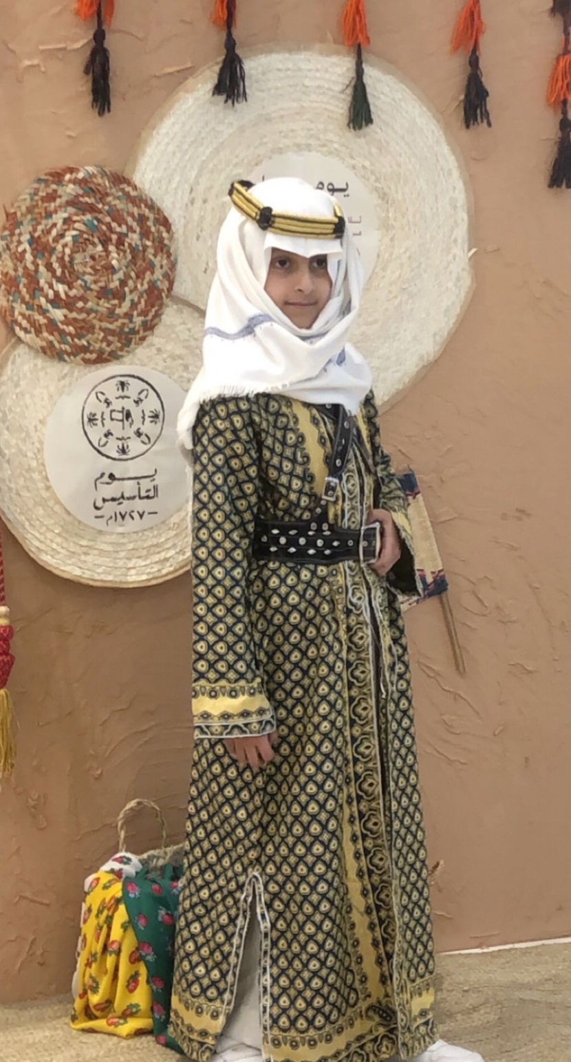 أطفال يحتفلون بيوم التأسيس